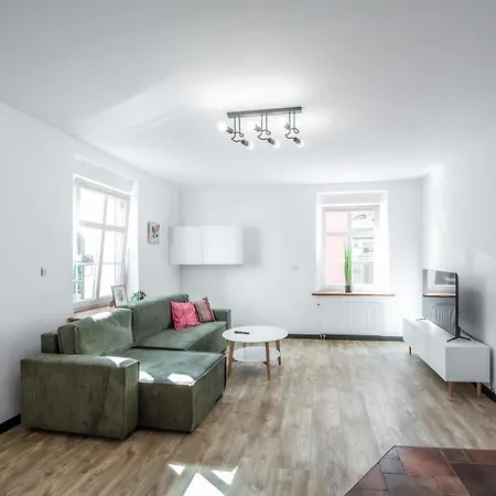 Srednia 16 Apartment *