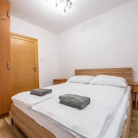 Srednia 16 Apartament *